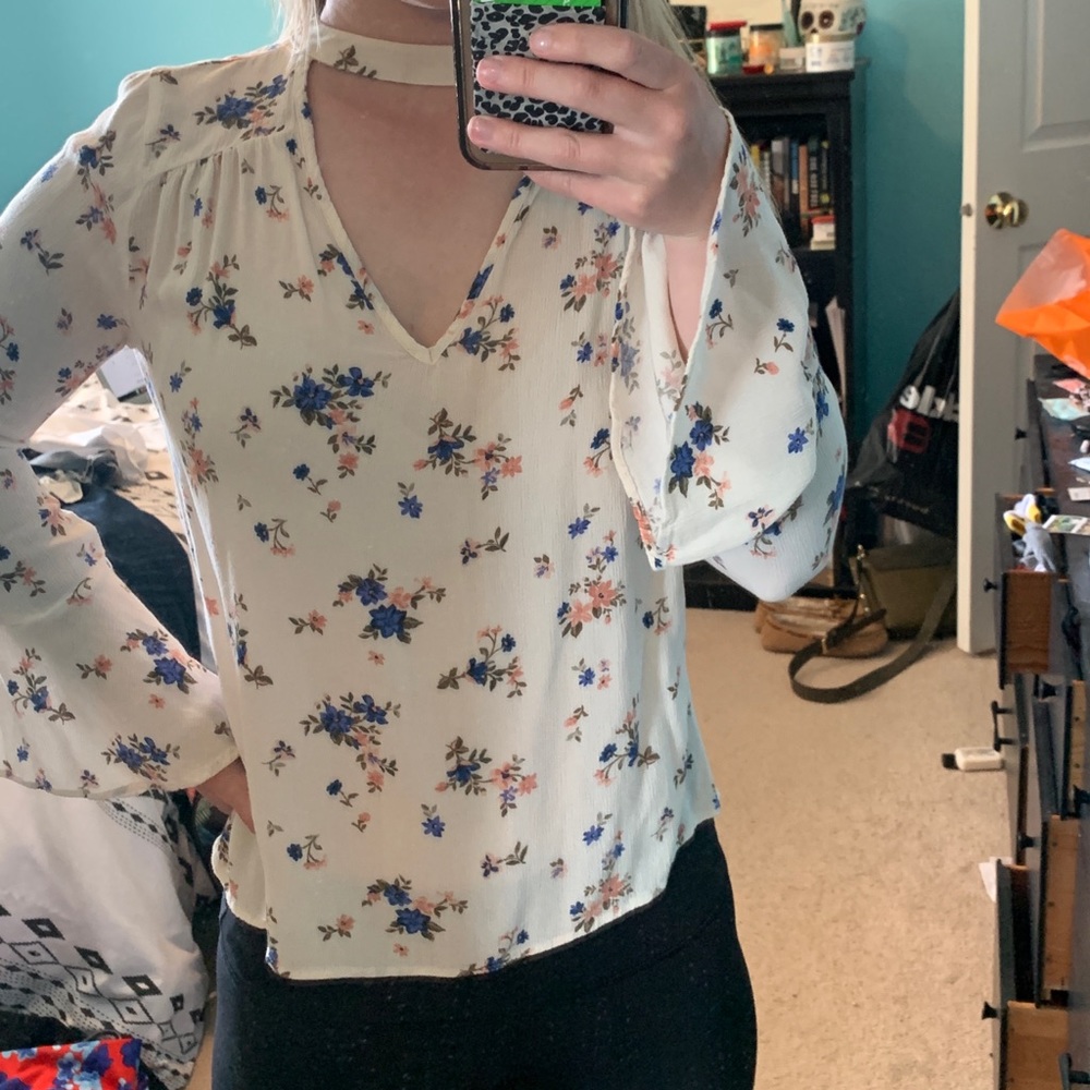 American Eagle top